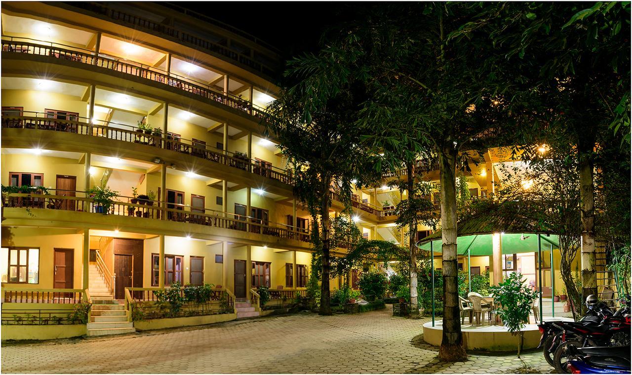 Hotel Nature Heritage Chitwan Exterior photo